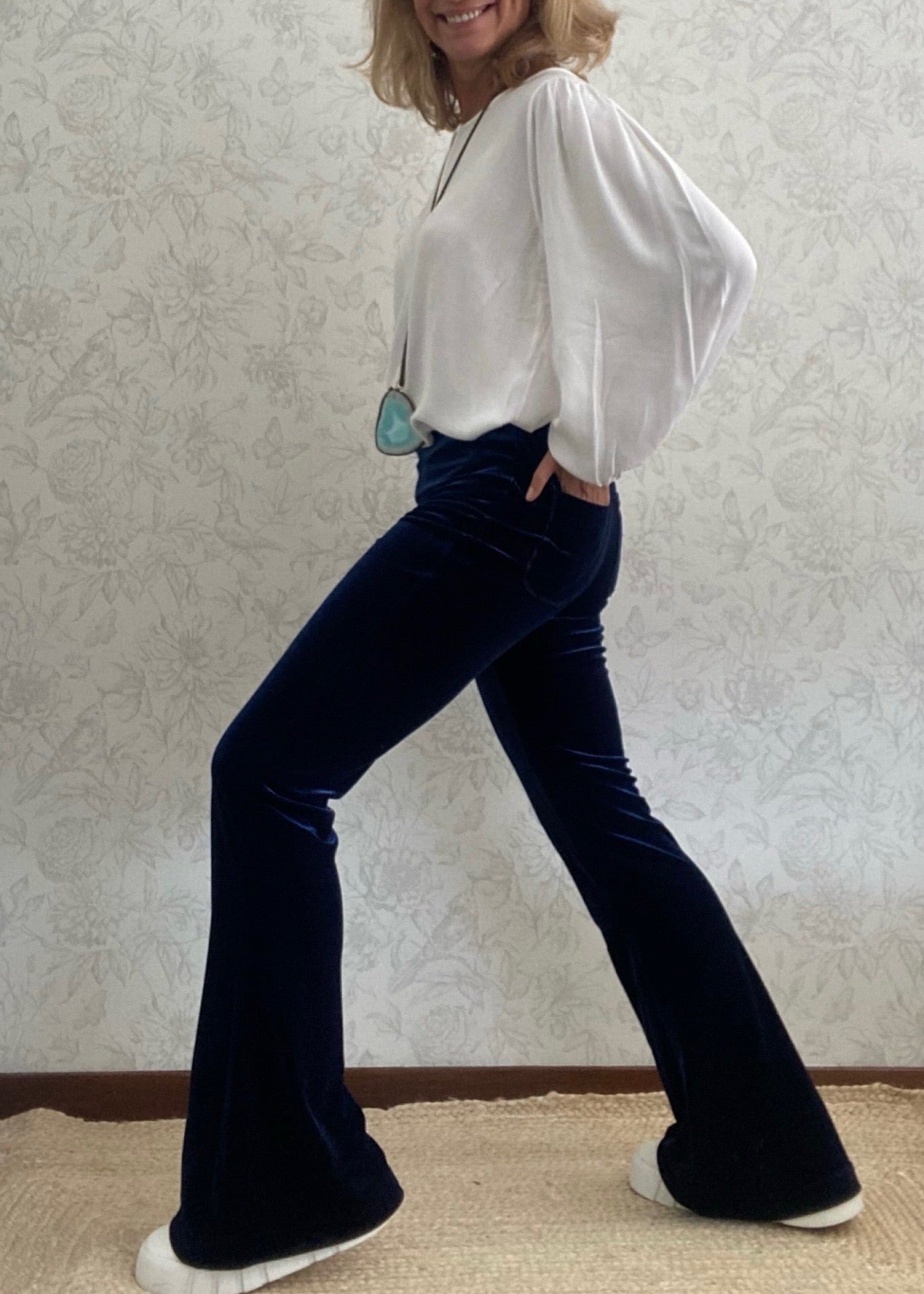 PANTALÓN VELVET CAMPANA OI23