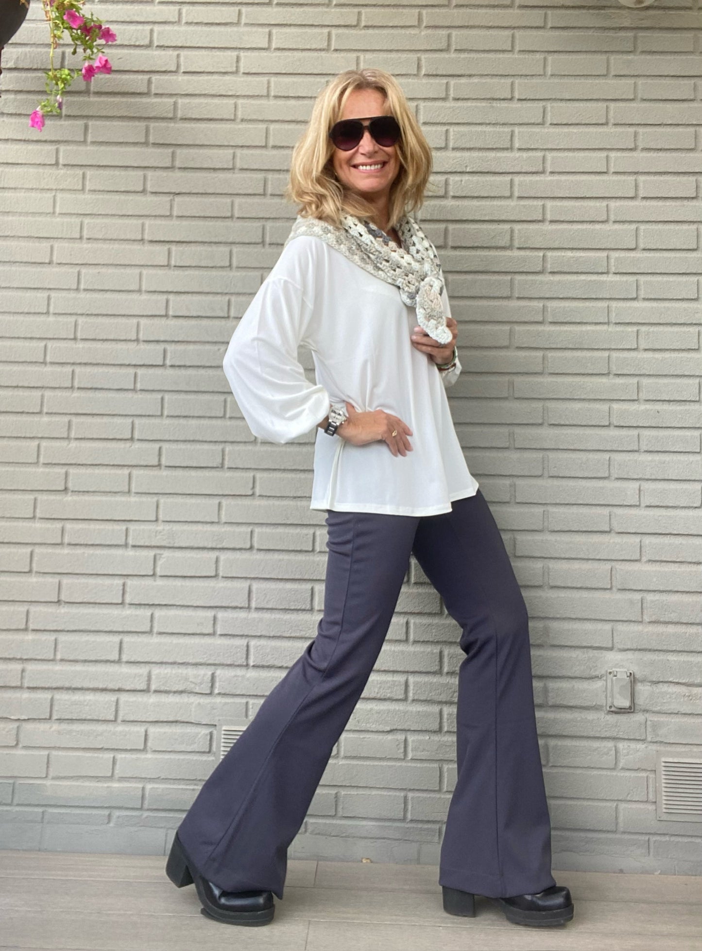 PANTALÓN CAMPANA CREPE NEO OI24