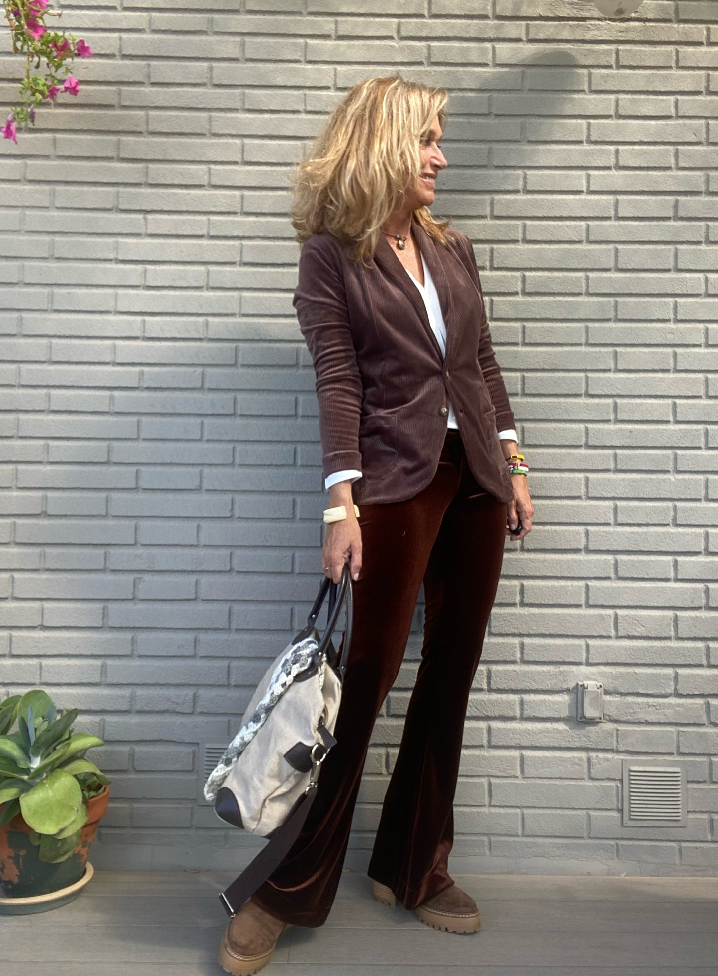 PANTALÓN TERCIOPELO CAMPANA ATEMPORAL